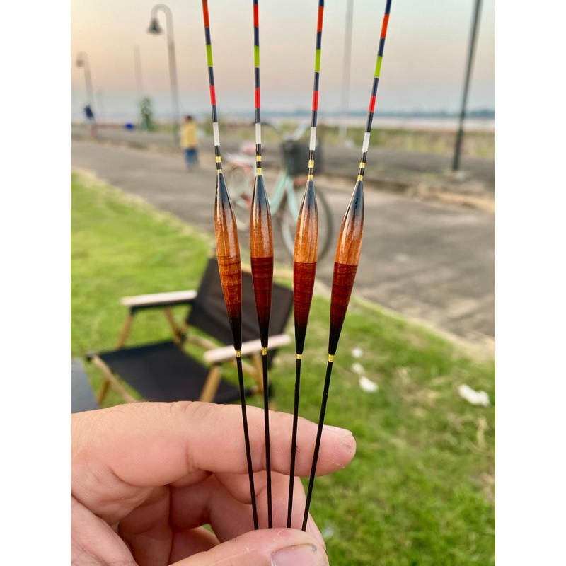 ทุ่นชิงหลิว ทุ่นสายรั้ง ยาวบอดี้ 4.5 เซนติเมต หางตัน (ราคา1ดอก ) มีลูกหมุนแถมให้