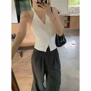 Beryl 🌻 สาวฮอต เสื้อกล้ามคอวีคล้องคอ เสื้อกล้ามผู้หญิง ✨ หน้าร้อน ทรงเข้ารูป โชว์สะดือ เสื้อตัวสั้น