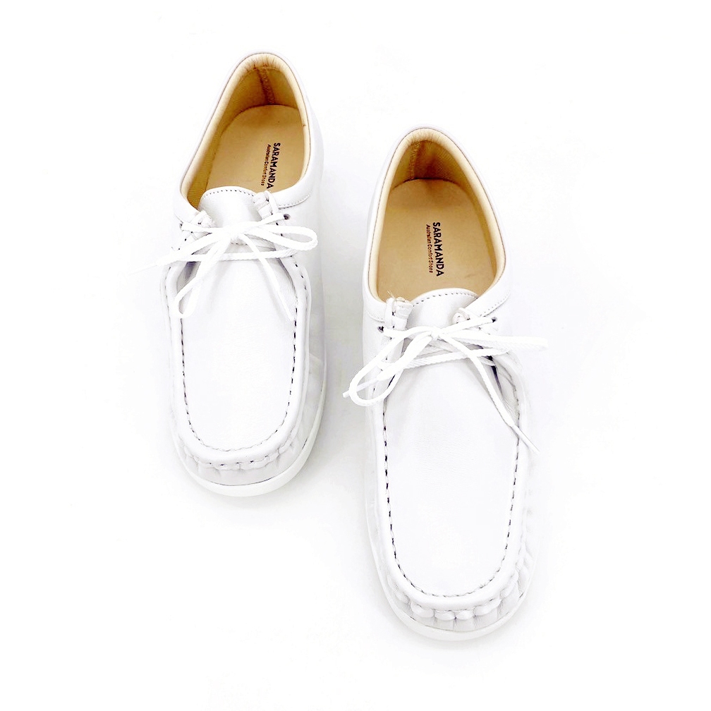 Saramanda รุ่น 242004 Virginia I รองเท้าผู้หญิงส้นตึก หัวมน แบบผูกเชือก หนังแท้ สีขาว