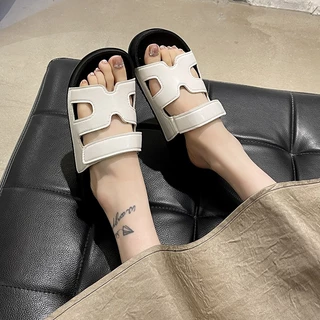 Women's sandals รองเท้าแตะแบบสวม ใส่ได้ทุกโอกาส รุ่นใหม่ลายน่ารัก พื้นนิ่มใส่สบายมาก 888