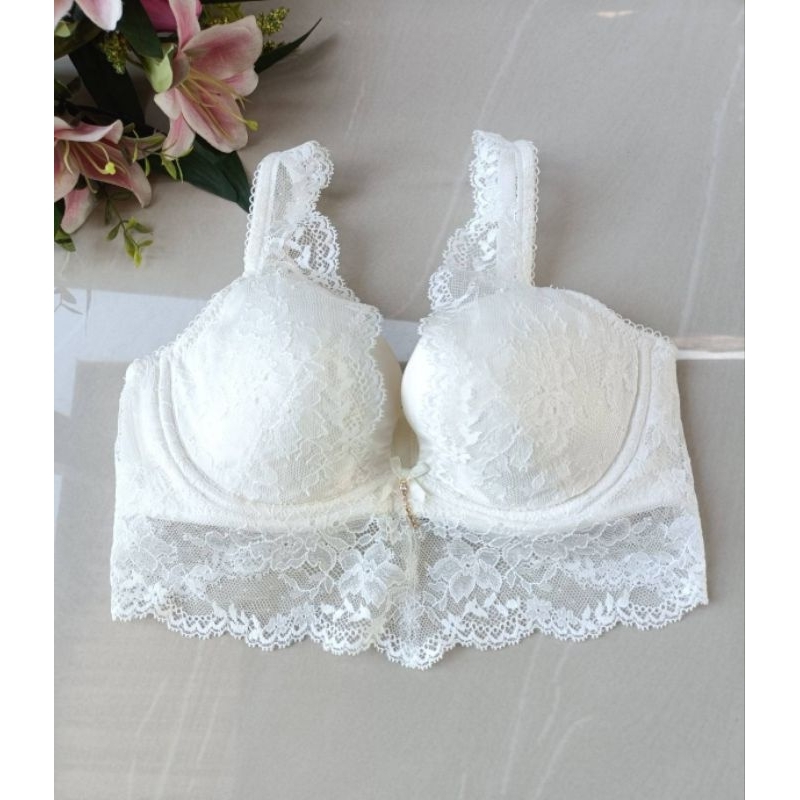 Wacoal Glam  WD5043 บราแต่งลูกไม้ ประดับเพชร