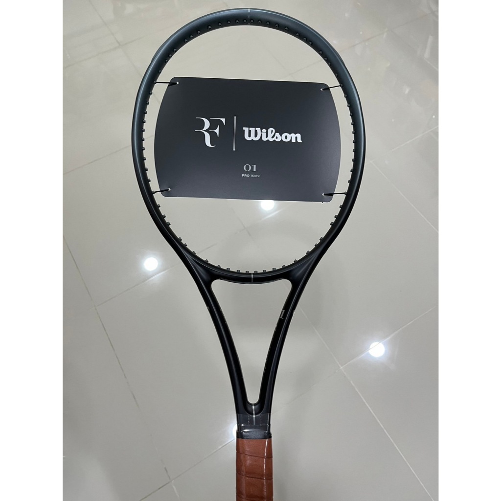 ไม้เทนนิส Wilson RF01 Pro 320g (สินค้าสั่งทำตามออเดอร์ ไม่รับเปลี่ยน หรือคืน)