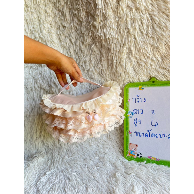 aimer feelกระเป๋าเครื่องสำอางสีชมพูอ่อนตกแต่งด้วยลูกไม้ซิปรูปหัวใจ