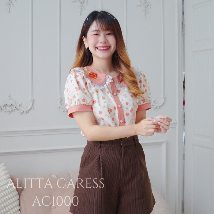 ALITTA CARESS : AC1000 เสื้อสีขาวพิมพ์ลายดอกสีส้มสดใส ปกคอบัวปักดอกไม้พร้อมเเต่งลูกไม้ น่ารักสดใส