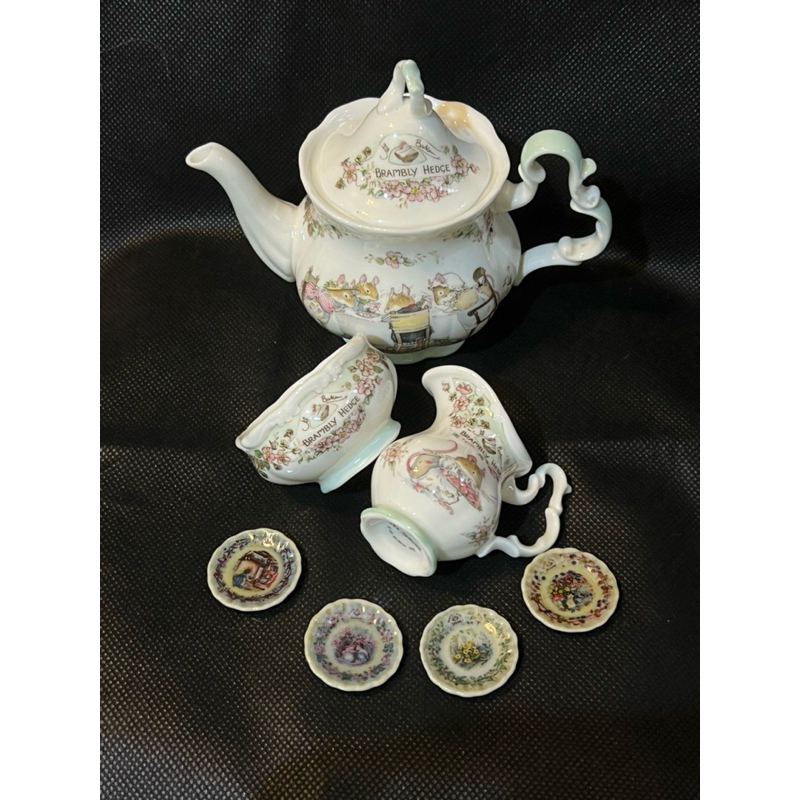 ROYAL DOULTON BRAMBLY HEDGE Tea Service Bone China Miniature England