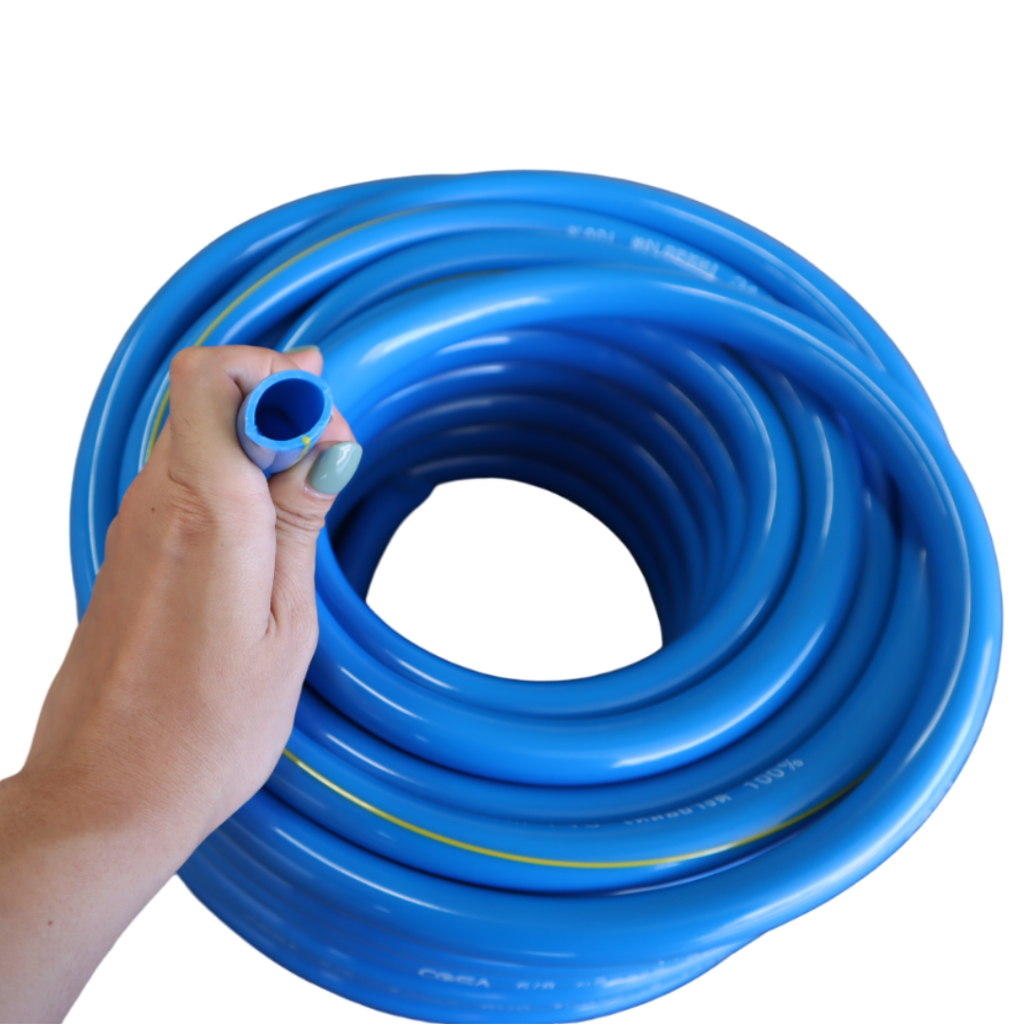 สายยาง สีน้ำเงิน ยาว 20 เมตร น้ำหนักเบา 5 หุน (5/8