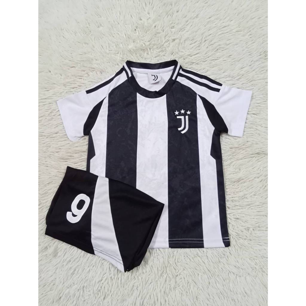 เสื้อฟุตบอลเด็ก สโมสรยูเวนตุส สกรีนเบอร์9ชื่อVLAHOVIC เสื้อ+กางเกง ปี2024ใหม่ล่าสุด