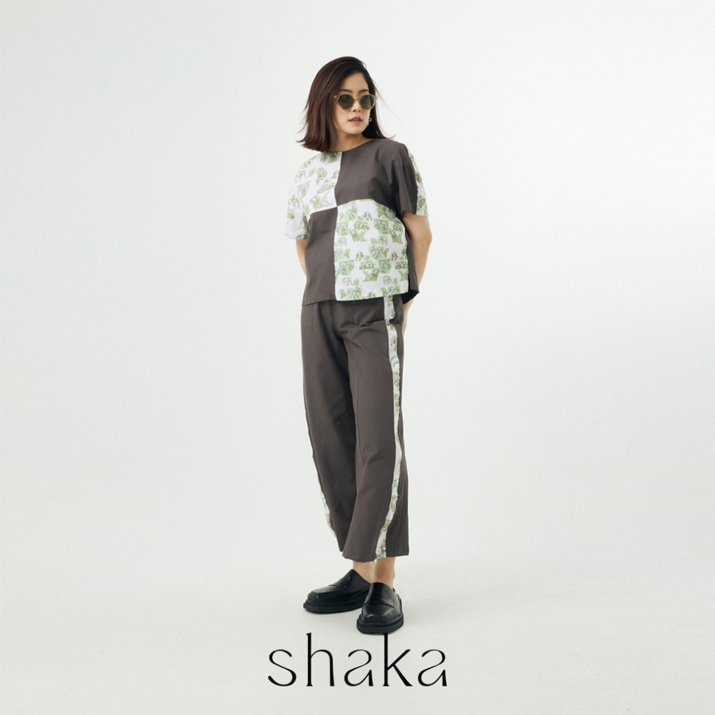 Shaka Leisure AW22 Patched Jhang Wiang Relax Pants  สีพลัม PN-L220815