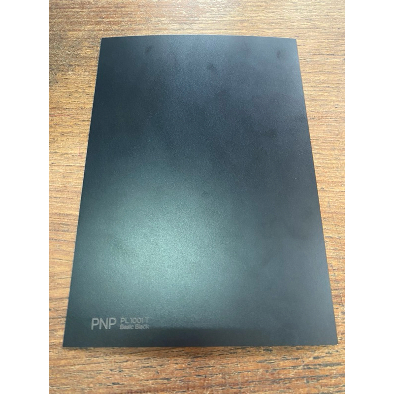 แผ่นโฟเมก้า PNP สีดำผิวเรียบด้าน ขนาด 120x240 ซม หนา 0.6 มิล ใช้ติดเฟอร์นิเจอร์ โต๊ะ ผนัง