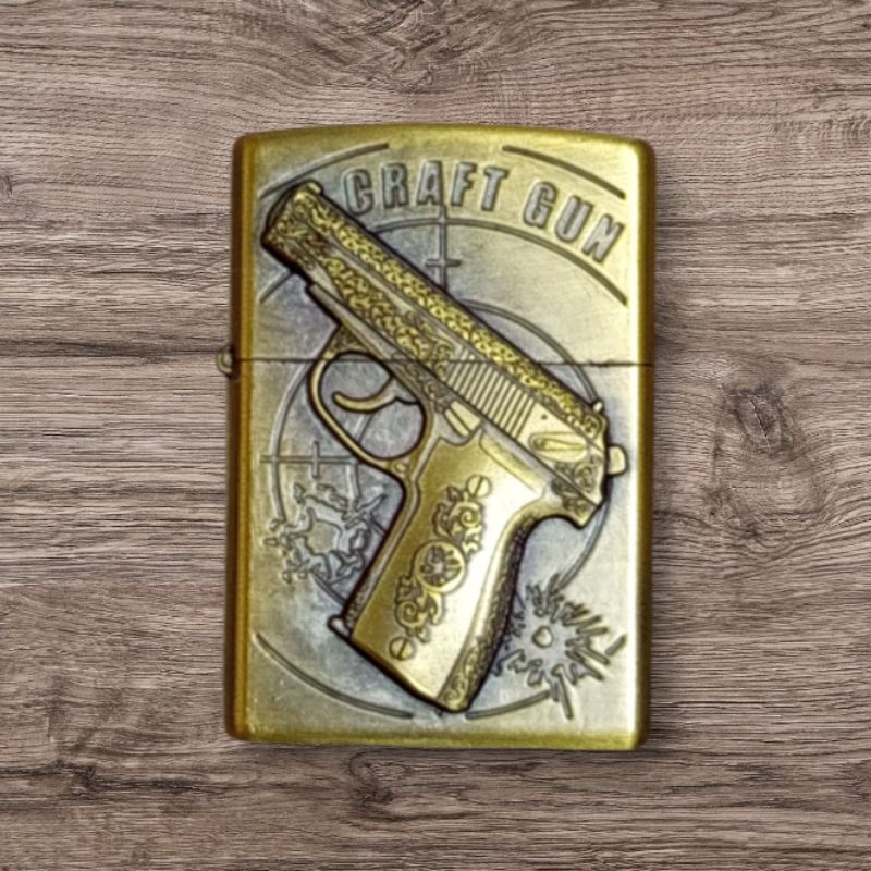 ไฟแช็คน้ำมัน สีทอง ไม่มีก๊าสหรือสารไวไฟ
คุณลูกค้าต้องไปเติมน้ำมันเอง
สินค้าพร้อมจัดส่ง