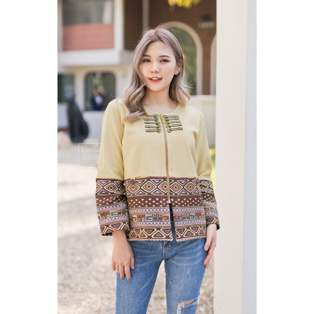 เสื้อพื้นเมือง แขนยาวโทนสีครีมเปลือกไม้ ดีไซน์ไม่ซ้ำใคร ใส่สวยมาก และดูดี ออกใบกำกับภาษีได้