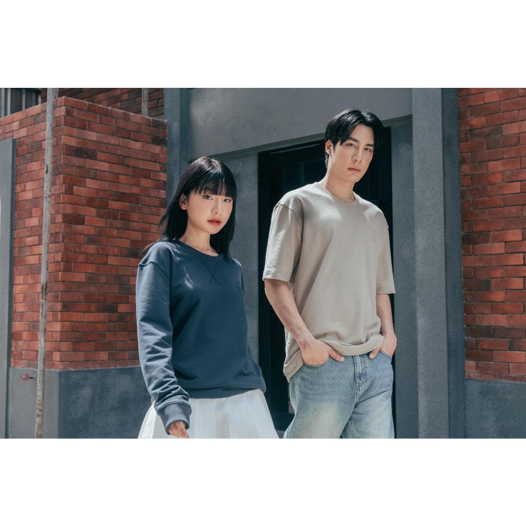 MeMo™ | Sweatshirt | เสื้อยืดสเวตเนื้อนุ่ม ใส่สบาย ปักโลโก้ นูนพิเศษ (M Iconic) แขนสั้น ทรง Relaxed fit