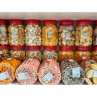 ขนมปี๊บยอดฮิต ขนมทานเล่น ขนมขบเคี้ยว ขนมปังปี๊บแบ่งขาย🧁ปริมาณ 250-300 กรัม