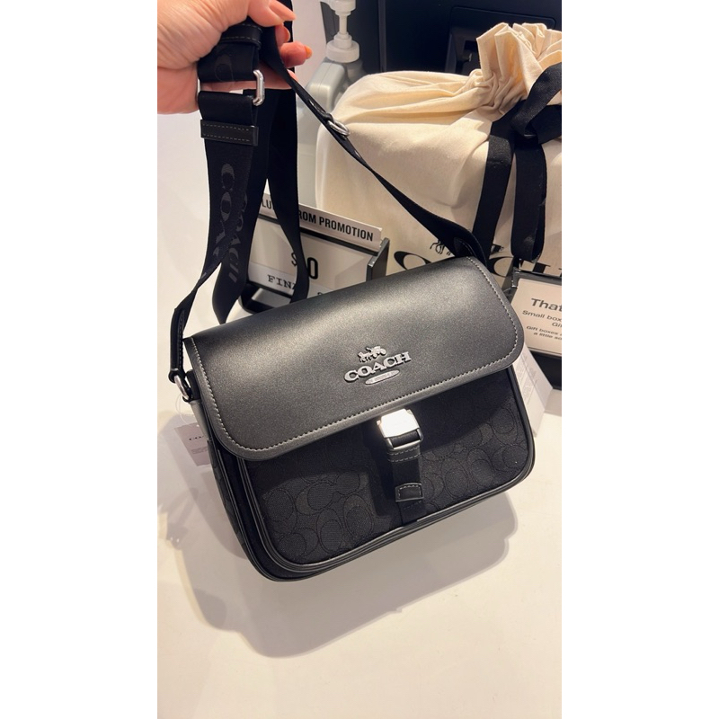 Coach Pace Messenger Bag In Signature Canvas CR131