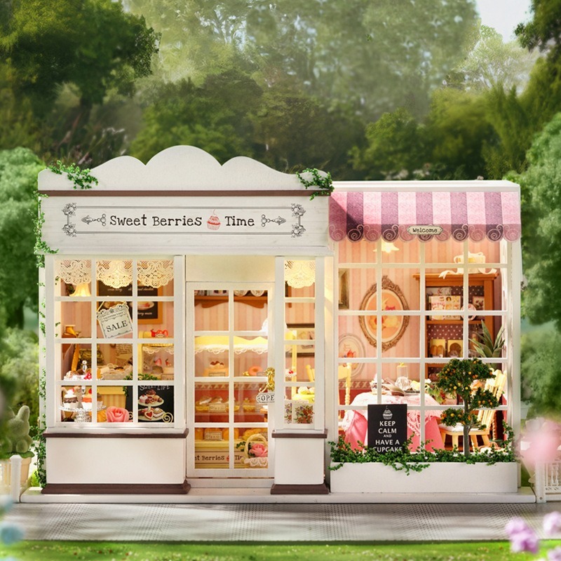 ส่งด่วนกทม.🎊 บ้านตุ๊กตา DIY ประกอบเอง Sweet Berries Time ร้านคาเฟ่ โมเดลบ้าน ของเล่น CUTE ROOM A-041