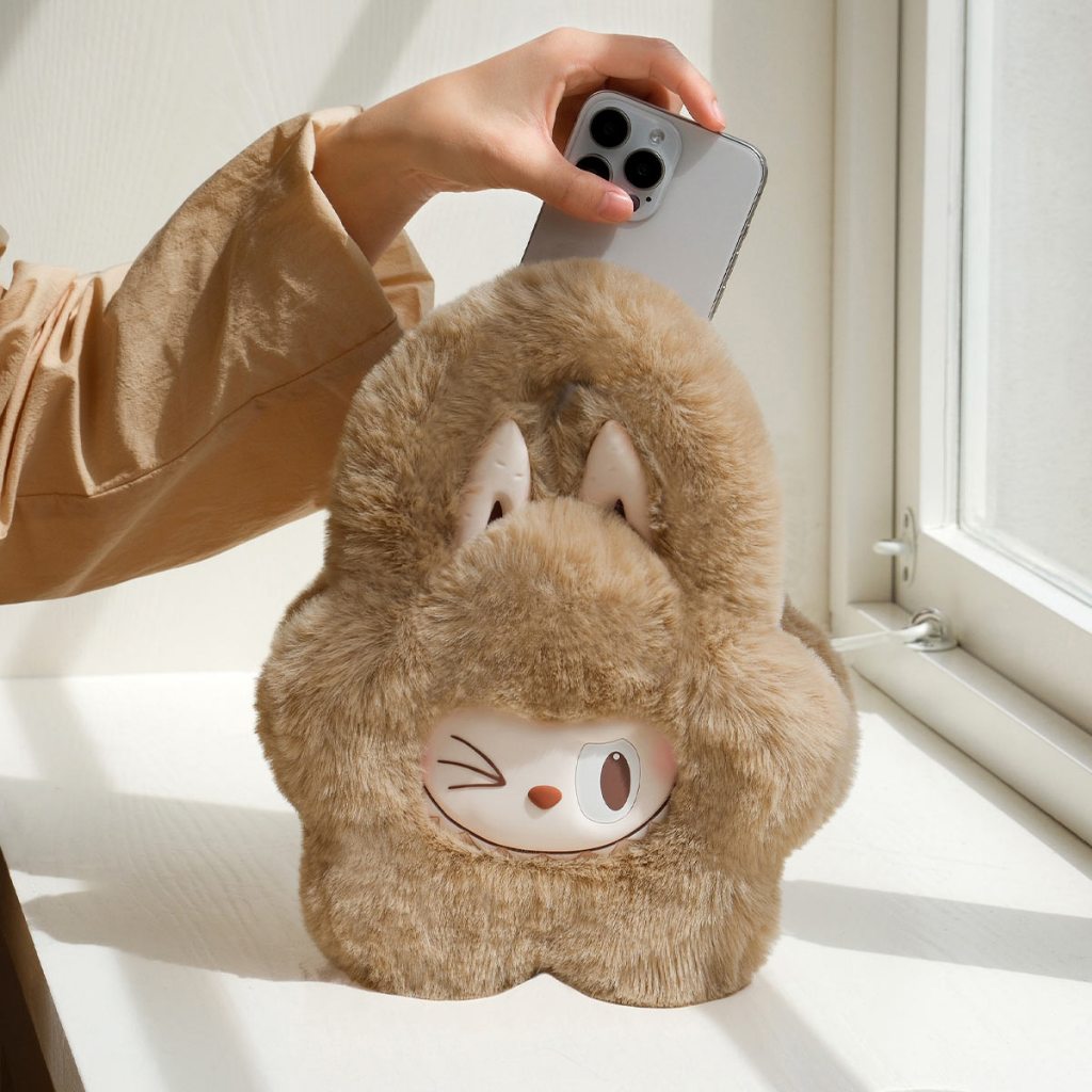 พร้อมส่ง กระเป๋าบู้ คอลใหม่ THE MONSTERS Classic Series-Plush Flower Bag แท้ %