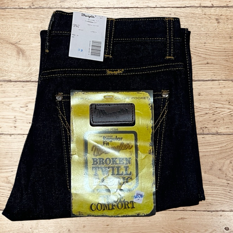 กางเกงยีนส์ Wrangler ผ้าซักน้ำ (ไม่ยืด) สีมิดไนท์ กางเกงยีนส์ทรงกระบอกชาย แรงเลอร์ เป้ากระดุม มีเอว2