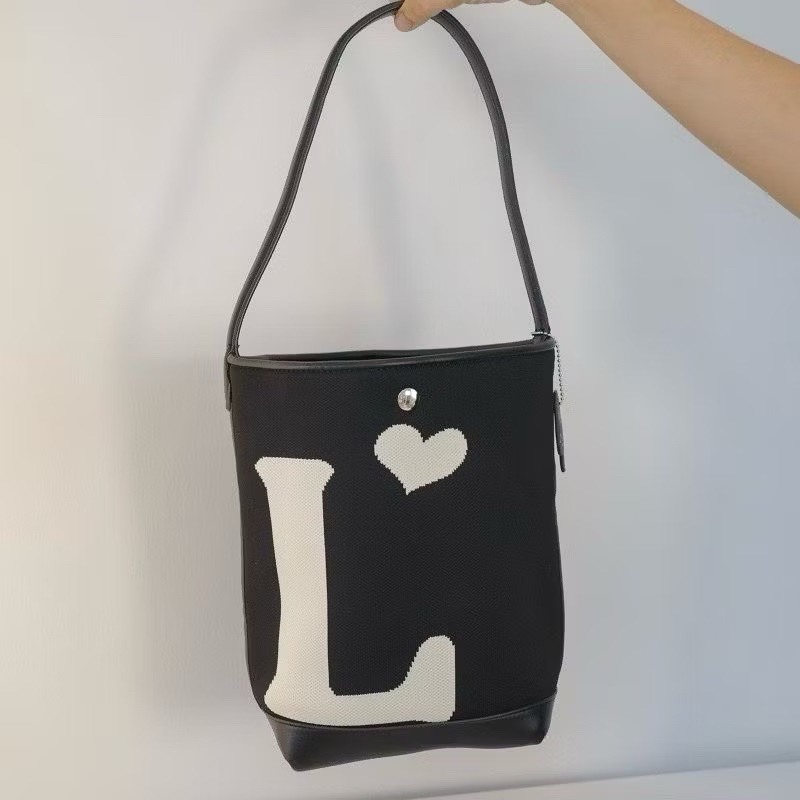 ส่งต่อ กระเป๋า Lastel Lucket รุ่นใหม่💥💥by oily store