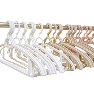 5ชิ้น ไม้แขวนเสื้อผู้ใหญ่ ทรงสวย ไหล่ไม่เป็นรอย สีสวย รับน้ำ…