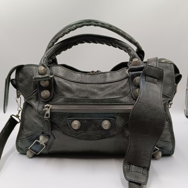 กระเป๋าบาเลนเซียก้า หนังแท้ #Balenciaga City Giant Studs Handbag Leather Medium#มือสอง#งานลุ้นแท้#หน