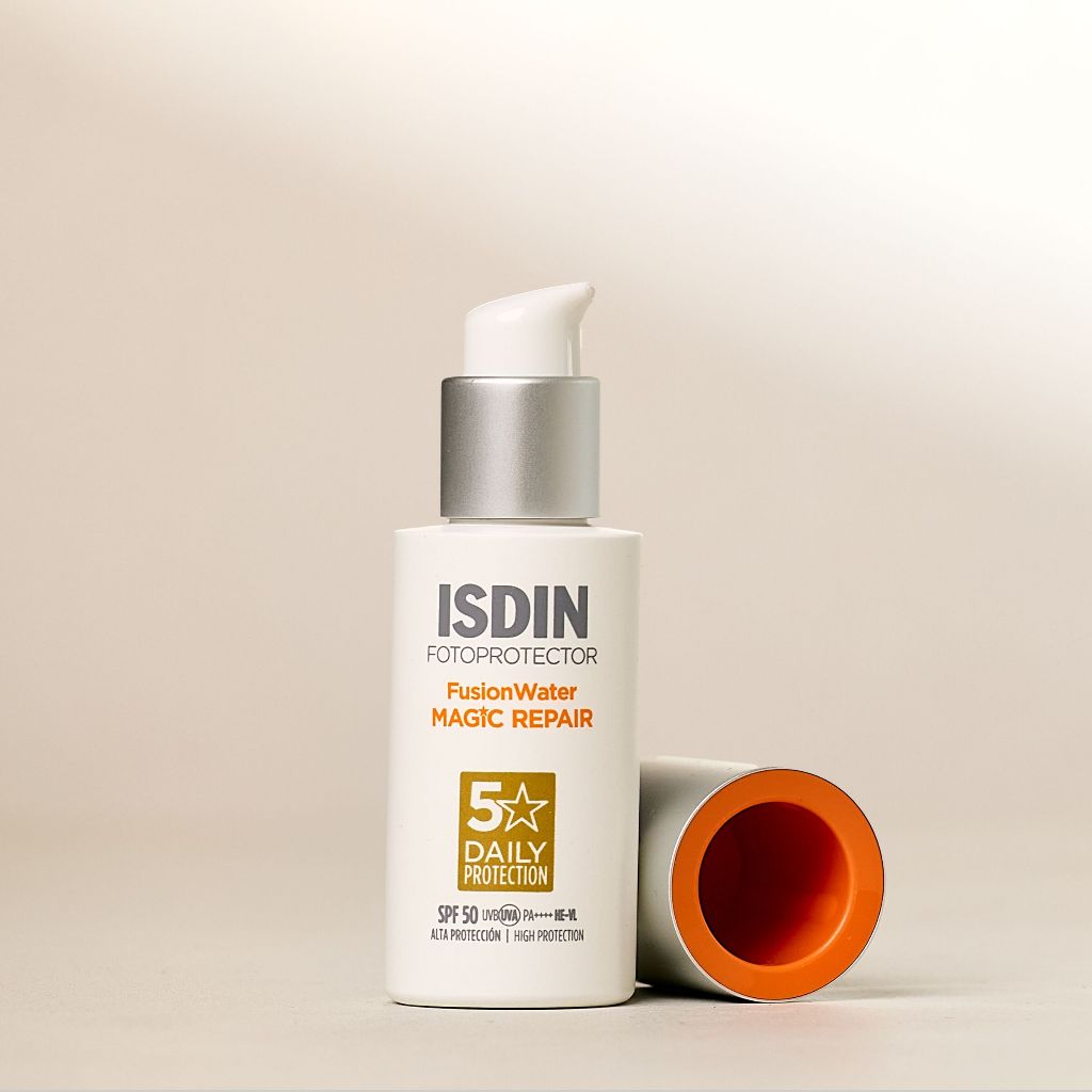 ISDIN FUSION WATER MAGIC REPAIR SPF50 50ML กันแดดเซรั่มลดริ้วรอยสูตรใหม่ เพิ่มประสิทธิภาพกันแดดให้ดีขึ้น