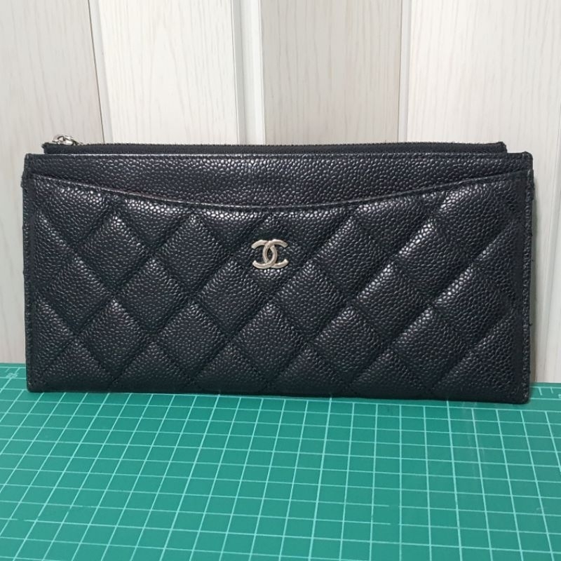 กระเป๋าสตางค์ Chanel Classic Flat wallet pouch Black caviar with gold