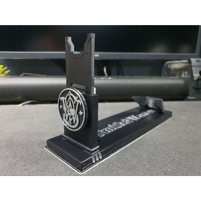 แท่นวางโชว์ปืนโมเดล โลโก้ Smith&Wesson