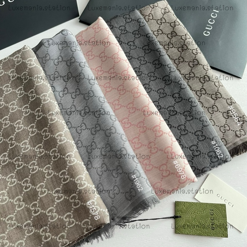 ราคาพิเศษ : New!! Gucci Scarf 140x140 cm. ก่อนกดสั่งรบกวนทักมาเช็คสต๊อคก่อนนะคะ