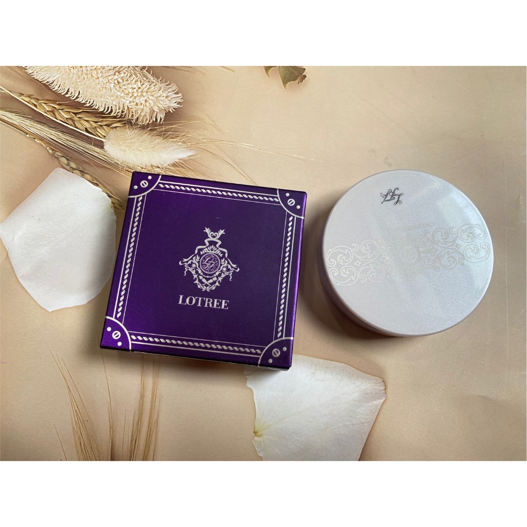 ปลีก/ส่ง แป้งพัฟ LOTREE เบลอรูขุมขน และริ้วรอย บางเบา เรียบเนียน 10g (1ตลับ) สูตรผิวขาวเหลือง