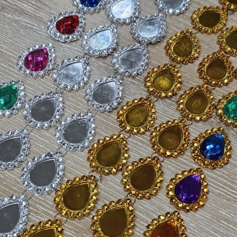 DS13 สังวาลย์หยดน้ำขนาด 22x27 mm.จำนวน 50 ชิ้น ใช้เป็นฐานของพลอยหยดน้ำ 13x18 mm. สำหรับตกแต่ใบโพธิ์
