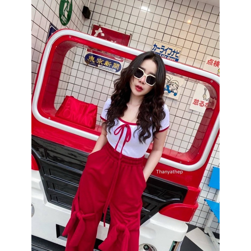 มินิมอลเซท งาน2ชิ้น เสื้อแต่งกุ้นโบว์น่ารักไปเลยย มาคู่กางเกงขายาว แต่งโบว์ใหญ่ๆแน่นๆผ้าสวยใส่สบายสุดๆ