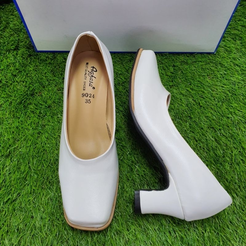 รองเท้าคัทชูพยาบาลสีขาวแบบ หน้าตัด ส้นสูง 2 นิ้ว ไซส์ 35-45 แบรนด์ AGFASA รหัส 9024