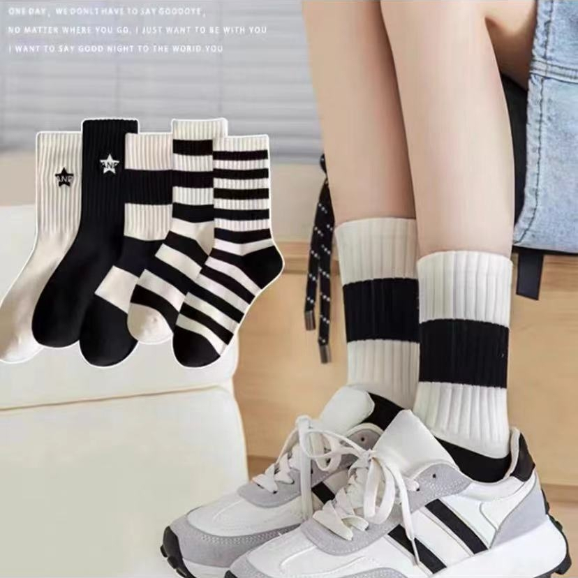 (ได้รับ 2-3 วัน)  จัดส่งจากประเทศไทย~ถุงเท้าข้อสูงสไตล์เกาหลี ถุงเท้าผ้าฝ้ายลายน่ารัก