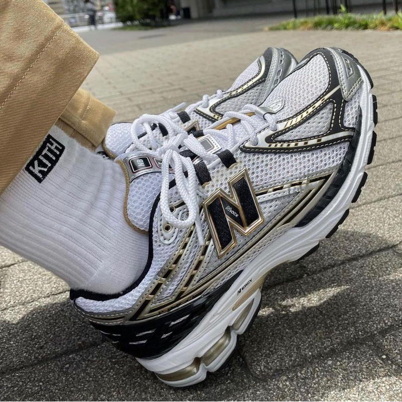 [พร้อมส่ง & พรีออเดอร์] รองเท้า New Balance 1906 - (M1906RA) Color: White/Gold