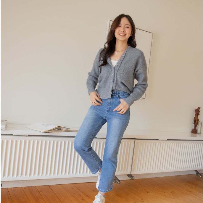 Festive hoodie cardigan  ใกล้หน้าหนาวแบบนี้จะพลาดคาร์ดิแกนฮู้ดไปได้ยังไงงง ใส่แล้วคือคิ้วทท์มาก