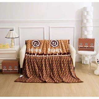 พร้อมส่ง🇹🇭ผ้าห่มลายแบรนด์เนมพร้อมกล่อง 5ฟุต(130x200cm.)