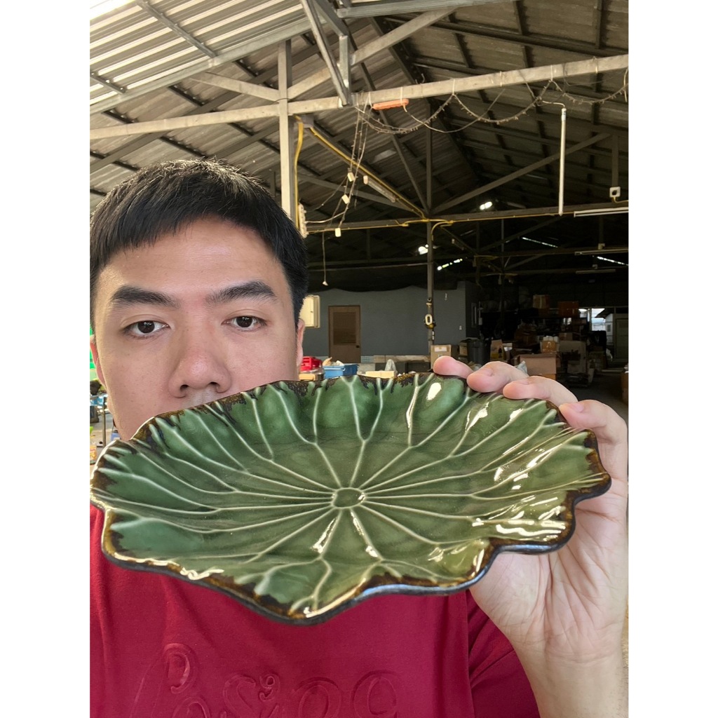 จานเซรามิค ทรงใบบัว จานมินิมอล จานคาเฟ่ ขนาด 8 นิ้ว สีเขียว เนื้อสโตนแวร์ ออกใบกำกับภาษีได้ รหัส111024