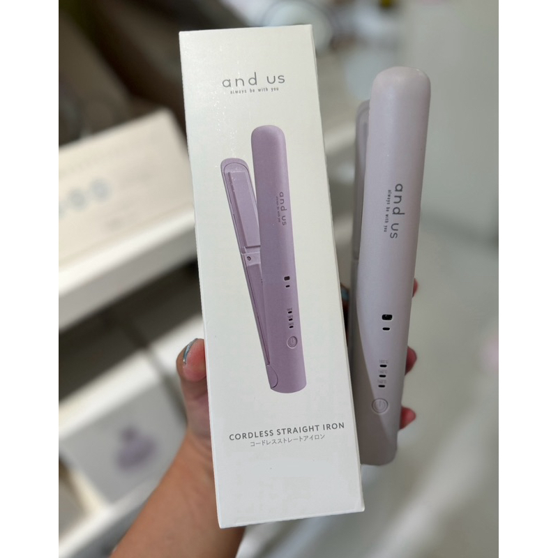 หมด ของแท้ ที่หนีบผมพกพาไร้สายของแบรนด์ And us ญี่ปุ่น มินิมอล น้ำหนักเบา พกพาสะดวก