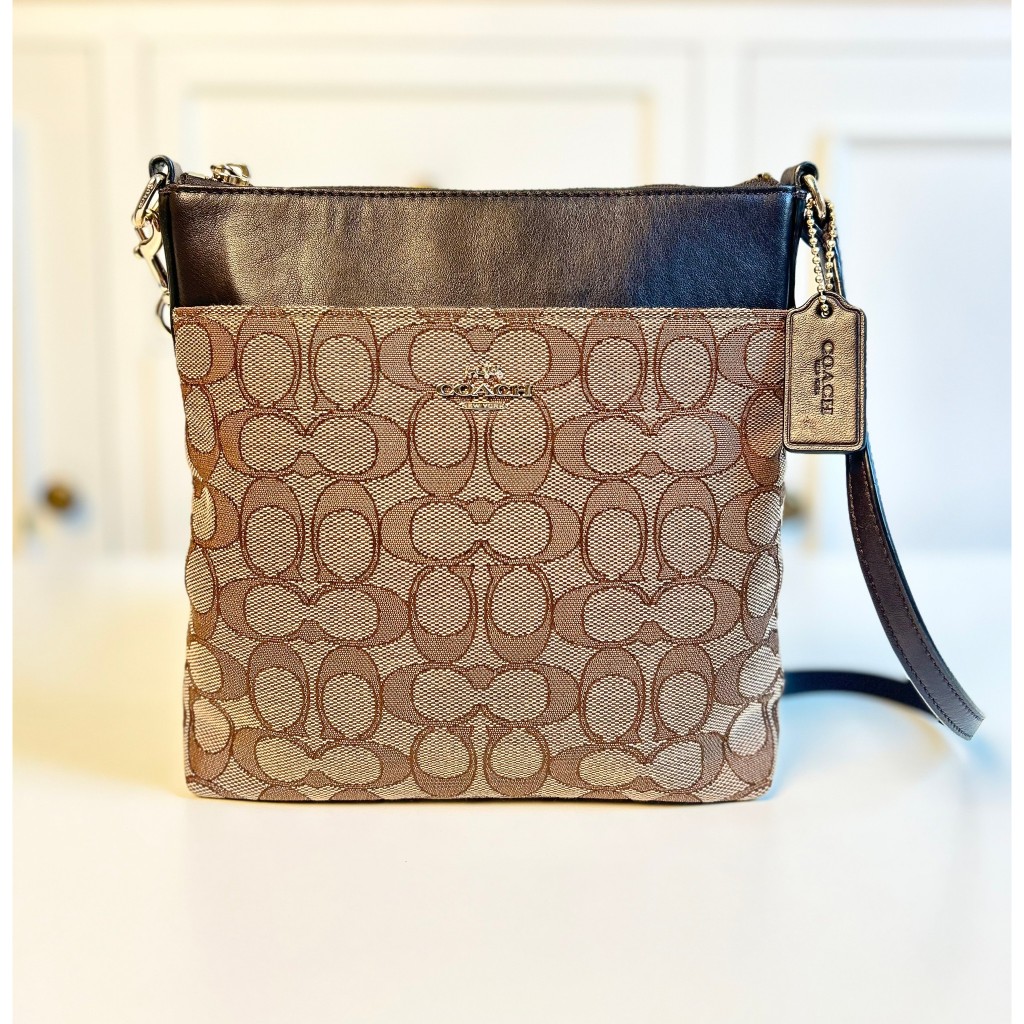กระเป๋า USED COACH MESSAGER CROSSBODY หนังทน ใช้ได้ทั้งชายหญิง