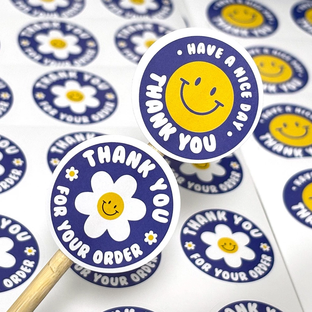 ( LP ) สติกเกอร์ THANK YOU " พื้นสีน้ำเงิน " ลายการ์ตูน เหมาะสำหรับบรรจุภัณฑ์ สติกเกอร์ปิดผนึก ขนาด 3.5 ซ.ม ( 120 ดวง )