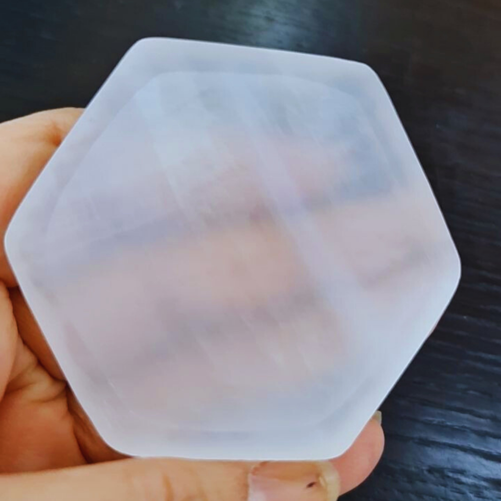 1PC Natural Selenite ชามจานหยาบแกะสลักรูปหกเหลี่ยมคริสตัลตาราง Fengshui ควอตซ์ Mineral Chakra Home Decor Healing ของขวัญ