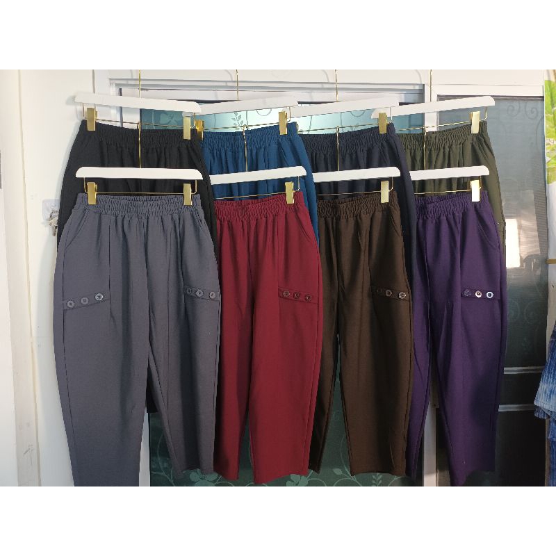 8113-กางเกงขา8ส่วนผ้าเกาหลีแต่งกระดุม