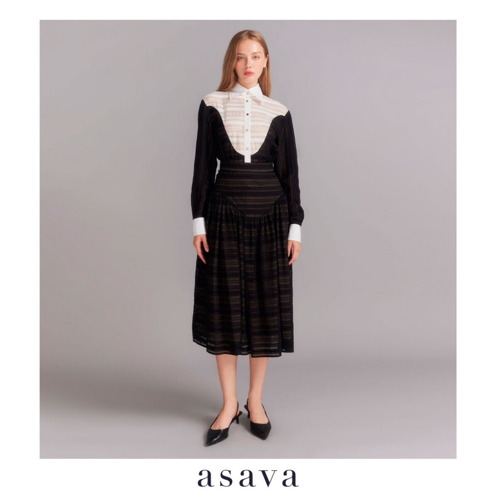 [asava aw23] Florenca Yoke Skirt กระโปรงผู้หญิง ทรงแฟลร์ แต่งดีเทลระบายทรงเคิร์ฟด้านหน้า เอวสูง ซิปข้าง