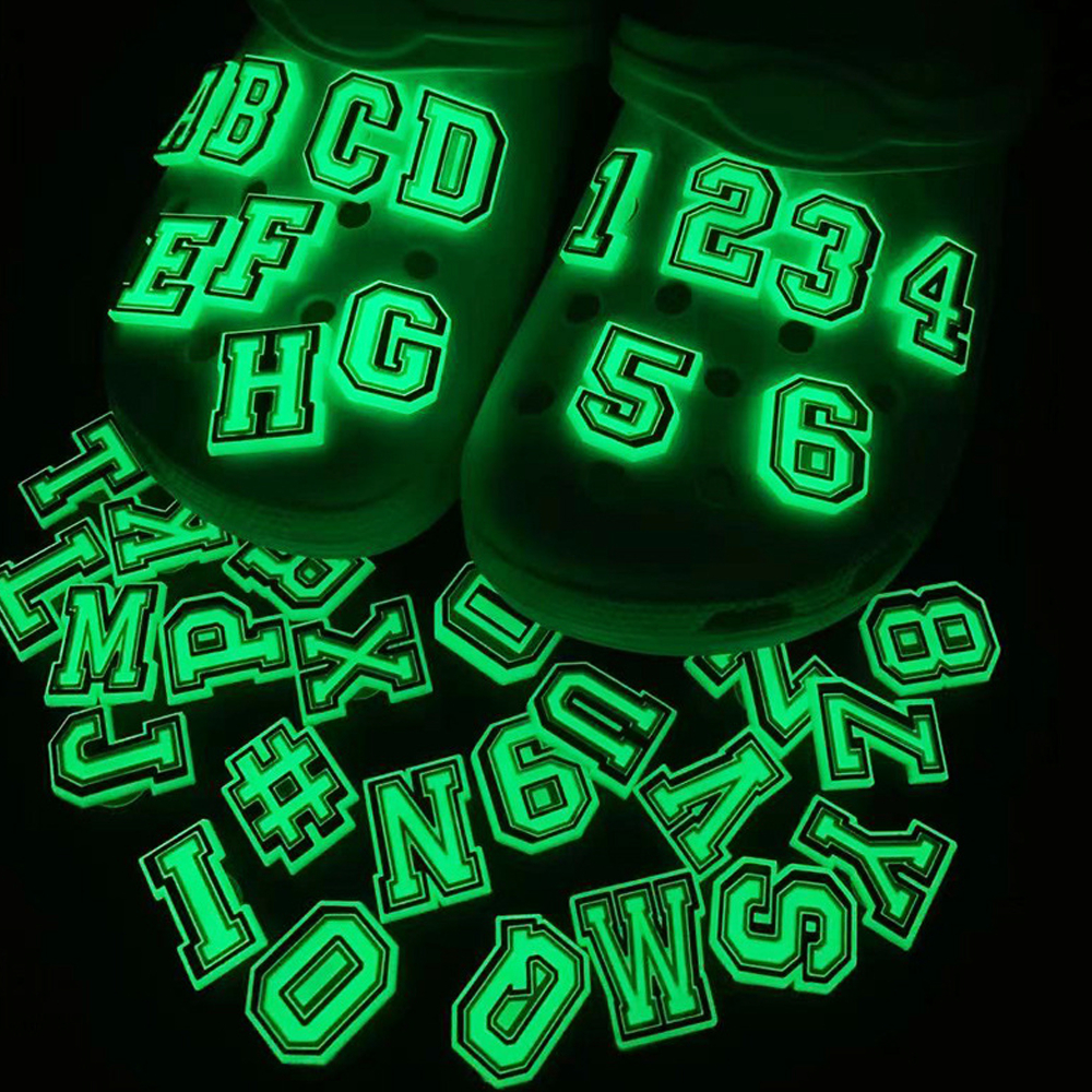 ตัวติดรองเท้า Pvc ตัวอักษร A-Z เรืองแสง สำหรับตกแต่งรองเท้า Jibbitz