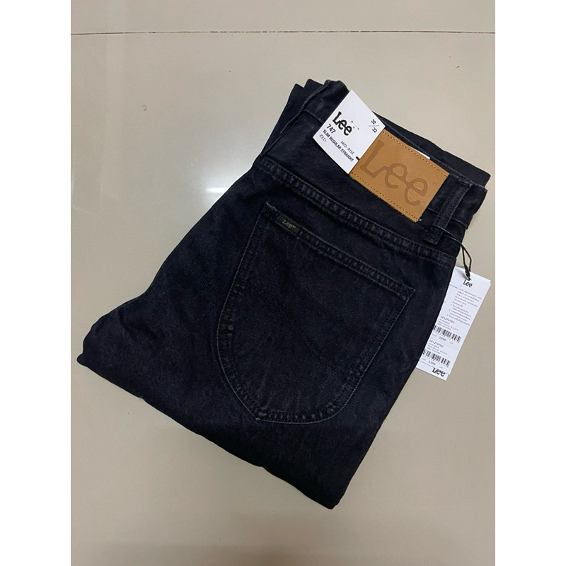 Lee รุ่น LE 47102 กางเกงยีนส์ผู้ชาย ราคาป้าย 1,890 บาท ยีนส์ยืด เอวกลาง ทรงกระบอก สีดำ ใหม่ ของแท้💯%