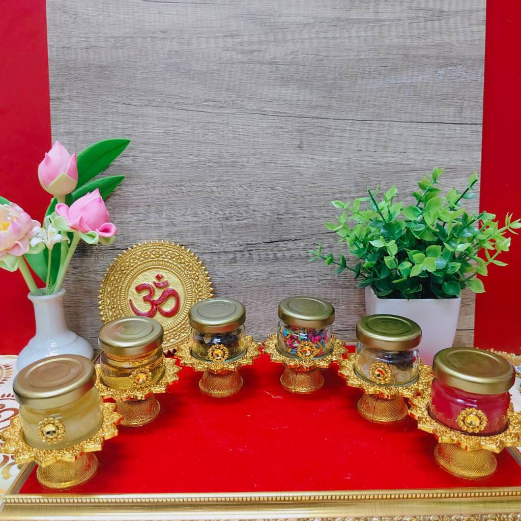 ชุดไหว้พร้อมพานทองจิ๋ว เนยกีย์ น้ำผึ้ง ถั่ว 9 สี ข้าว 9 สี ปัญจเมวาถั่ว 5 อย่าง น้ำกุหลาบ ราคาต่อ พาน เลือกแบบได้