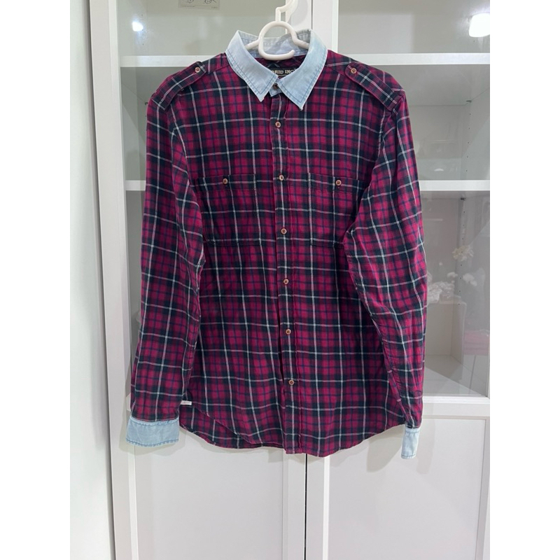 HYBRID เสื้อเชิ้ต ลายสก็อต สีแดง แขนยาว คอปก