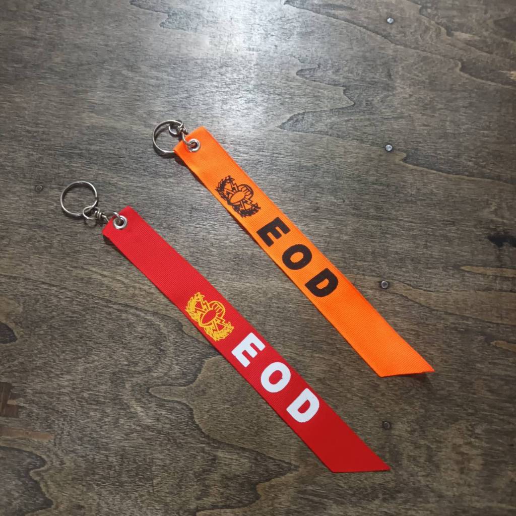 Tec40 EOD Explosive Ordnance Disposal Tag Keychain พวงกุญแจ ริบบิ้น สกรีน Tec40store ไรท์สาระกับครูแว่น #mc2tag