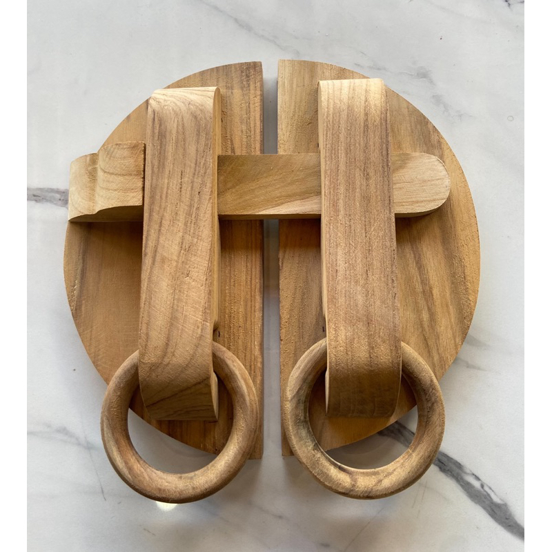 กลอนประตูโบราณทรงกลม