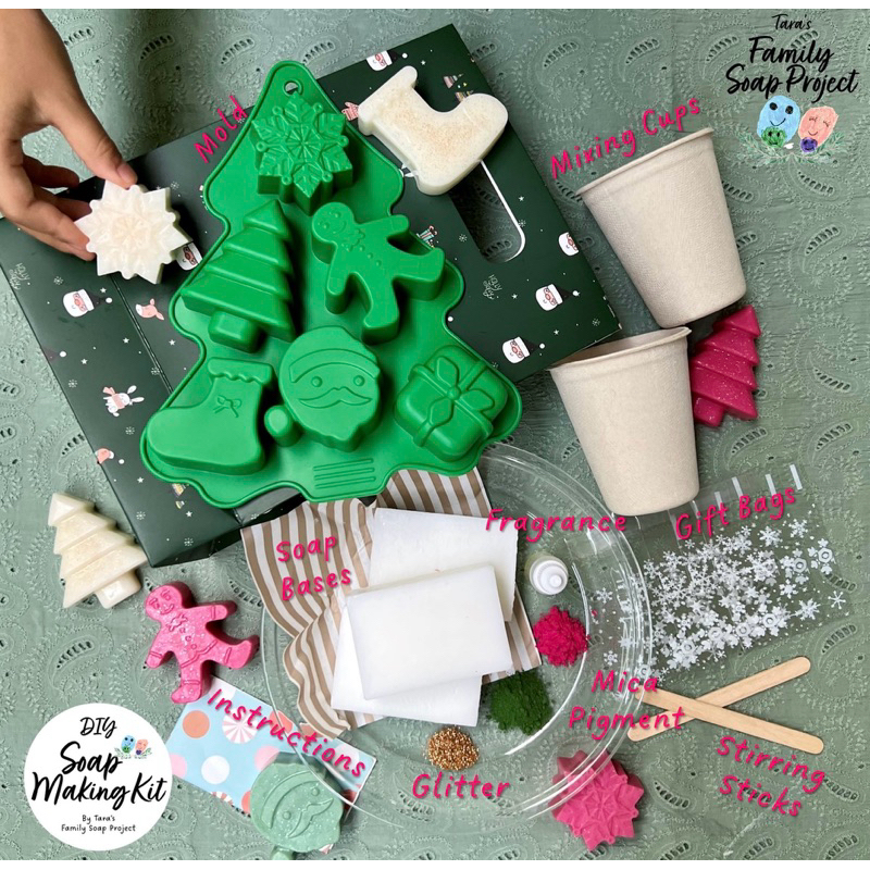 [ส่งด่วน] เซ็ททำสบู่ DIY ตีมคริสมาส Family Soap Project แจกเป็นของขวัญได้เลยแพ็คผูกโบว์ให้น่ารัก Soap Making Kit ทำสบู่